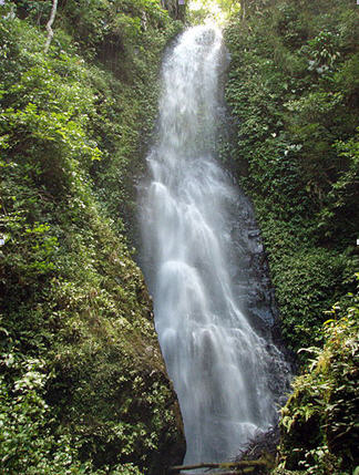 tour mae tho waterfall chiang rai