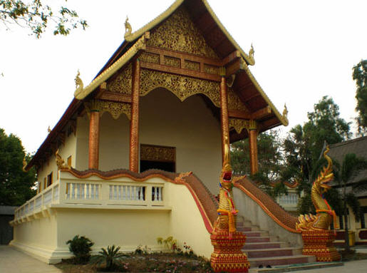 tour wat ngam muang chiang rai