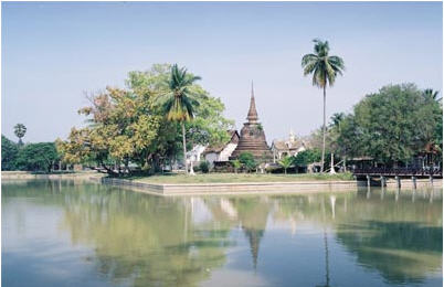 wad tra pung tong sukhothai