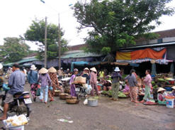 tour-dong-ba-market-vietnam