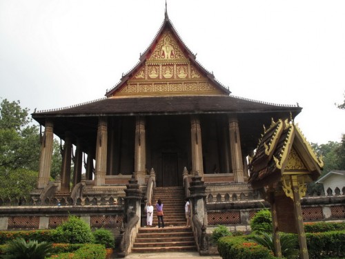 tour-hor-phra-kaew-laos