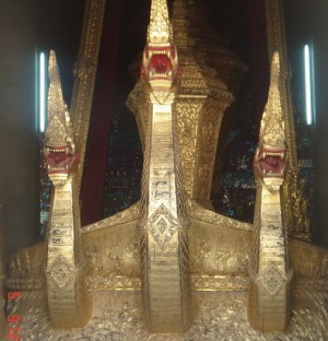 wat-chiang-thong-loas-8