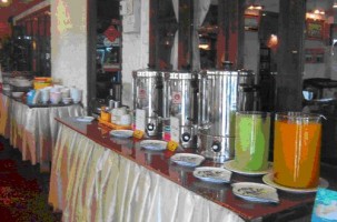 tour-done-chane-restaurant-laos