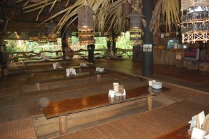 tour-pha-suam-restaurant-laos-4