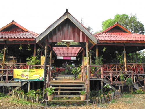 tour-saengrung-restaurant-laos