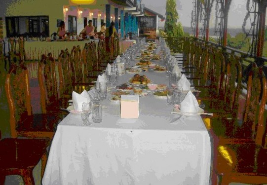 tour-wung-view-restaurant-laos