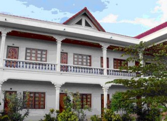 tour-o-thong-guesthouse-laos