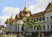tour-chakri-maha-prasat-throne-hall-bangkok