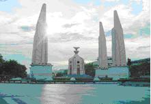 tour-democracy-monument-bangkok