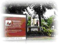 tour-hand-designs-monument-prachin-buri