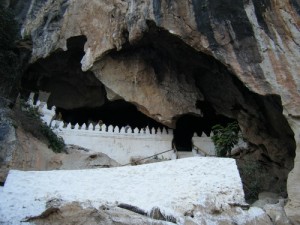 tour-ting-cave-laos-4