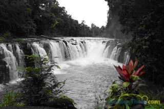 tour-phasuam-waterfall-laos-4