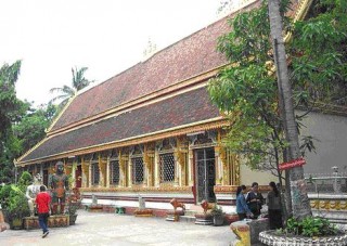 tour-srimueng-temple-laos