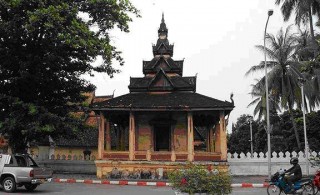 tour-srisaked-temple-laos