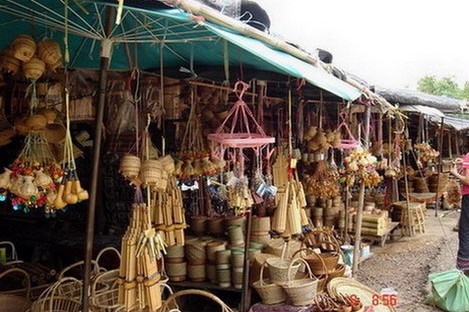 tour-chong-mek-market-laos
