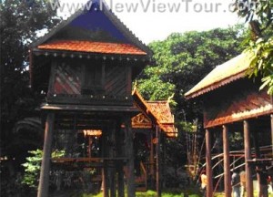 tour-burapa-temple-ubon-ratchathani