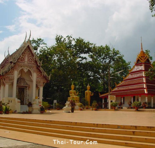 tour-wat-phra-yuen-uttaradit